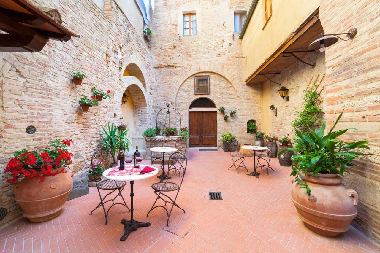 Residenza D'Epoca Palazzo Buonaccorsi Ξενοδοχείο Σαν Τζιμινιάνο Εξωτερικό φωτογραφία
